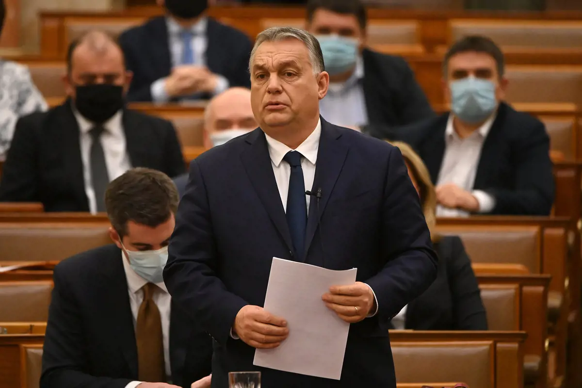 Jakab: "Nagyon szép beszéd volt, jár érte a krumpli"; Orbán: "A vírus nem én vagyok"