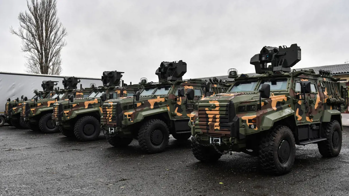 Újabb 40 páncélozott jármű szállításáról írt alá szerződést a honvédség