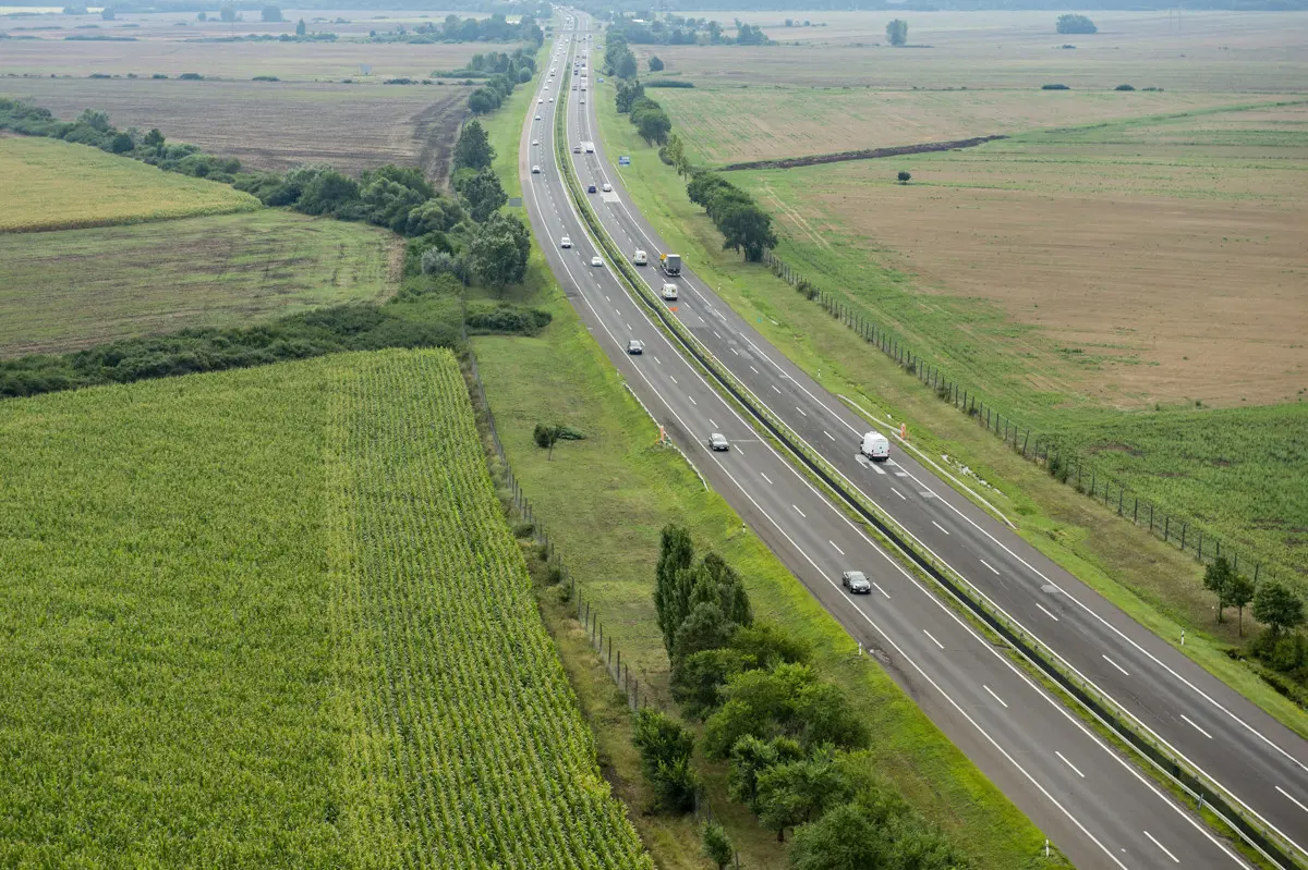 Viszik az utat is: 35 évre magánkézbe szerveznének 2000 kilométernyi magyar gyorsforgalmi útszakaszt