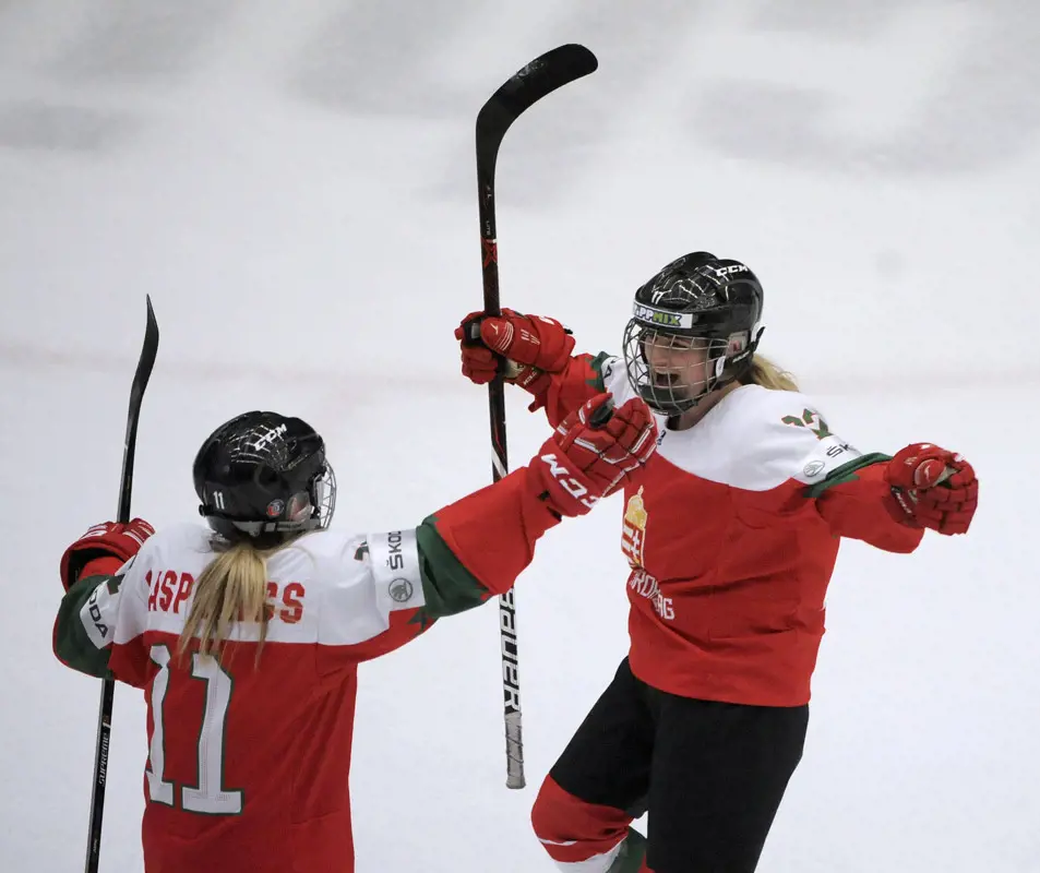 Sporttörténelem: feljutott a világelitbe a magyar női jégkorong-válogatott