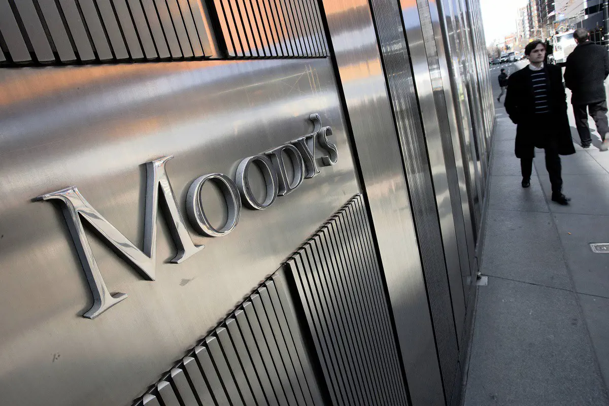 A magyar mellett négy másik európai bankrendszer kilátásait is rontotta a Moody’s