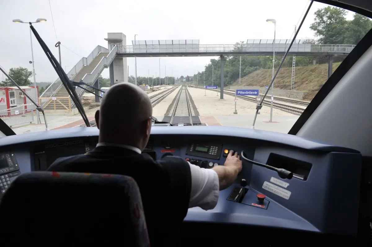 Mozdonyvezetők Szakszervezete: Semmibe veszi az EU Bíróságának ítéletét a MÁV