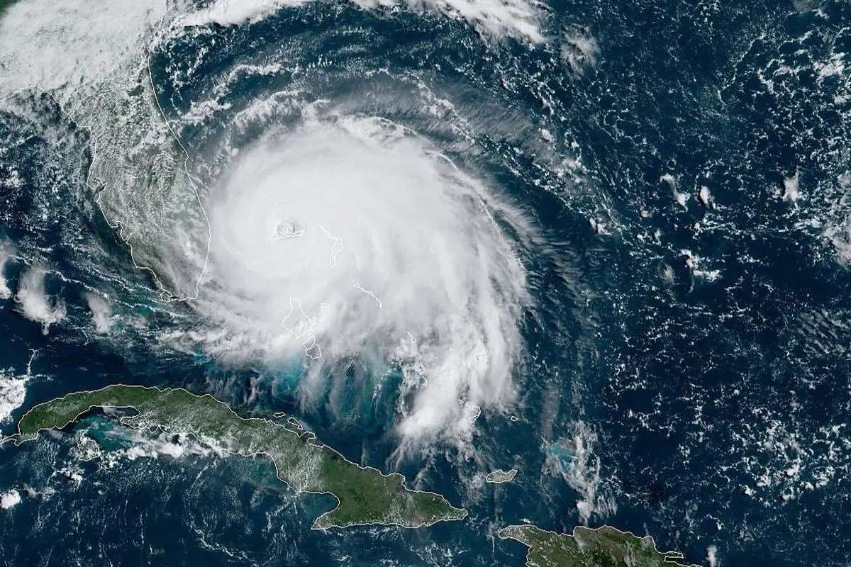 Így néz ki a Dorian hurrikán belülről