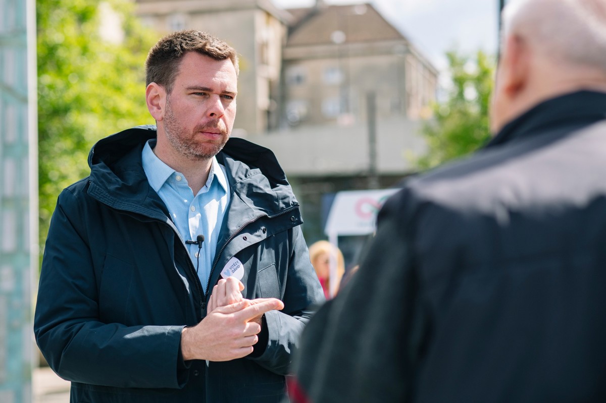 MSZP-s polgármestertől kapott ajánlást Vitézy Dávid