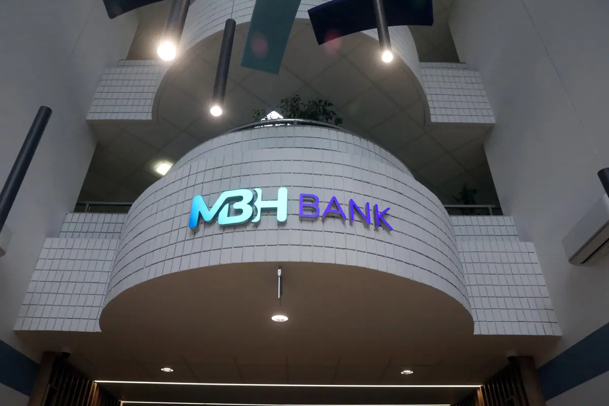 Mészáros bankját 87 millióra büntette az MNB