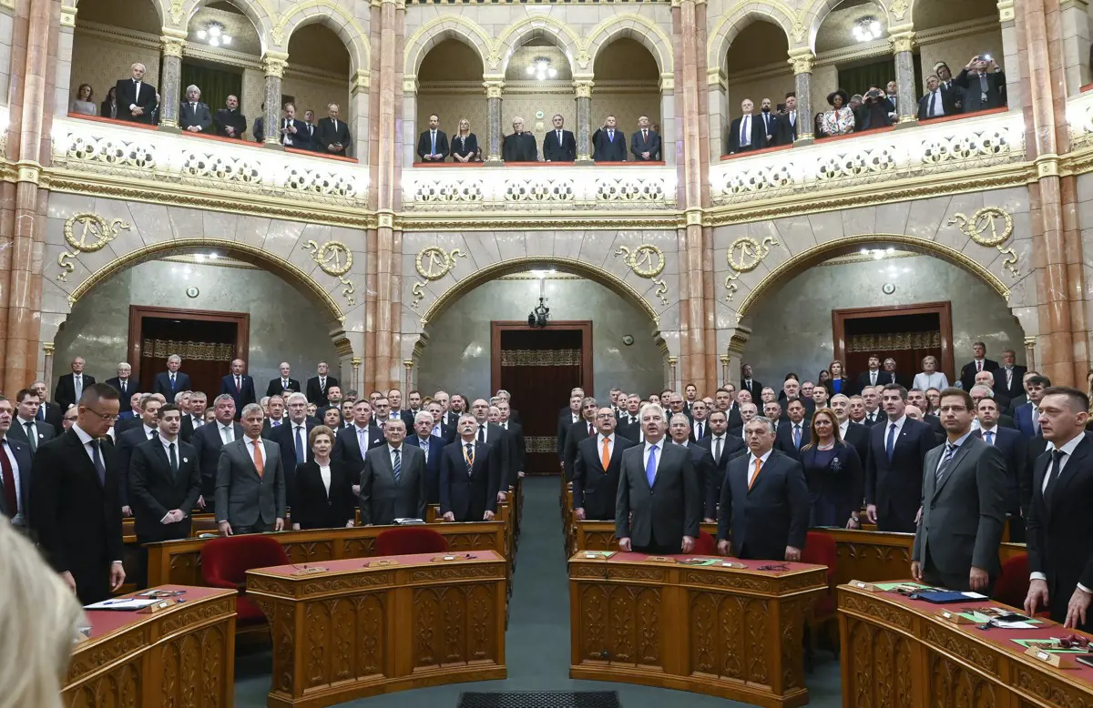 Aksigyárak: a Fidesz nem megy el a jövő heti rendkívüli parlamenti ülésre