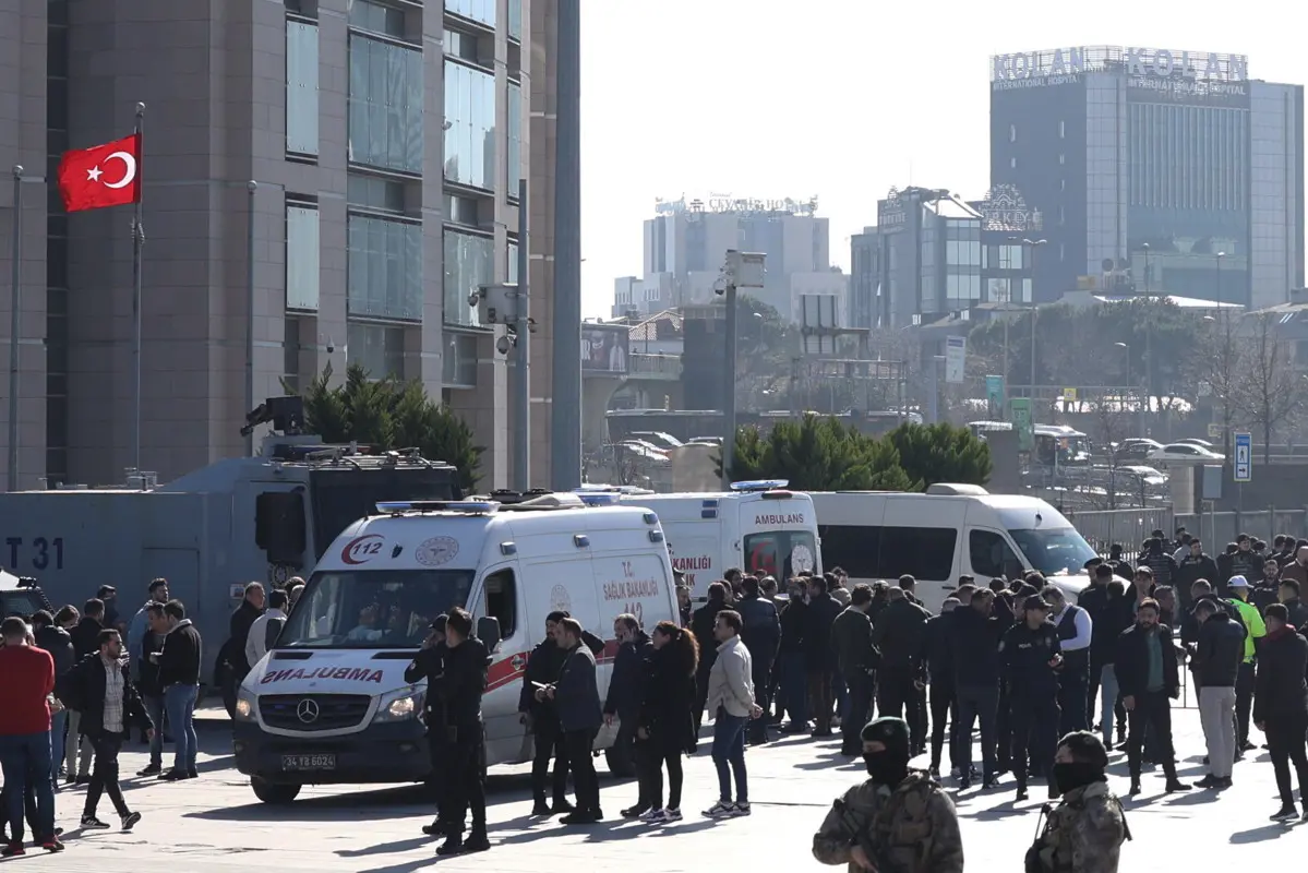Törökországban 33 főt vettek őrizetbe terrorizmus gyanújával