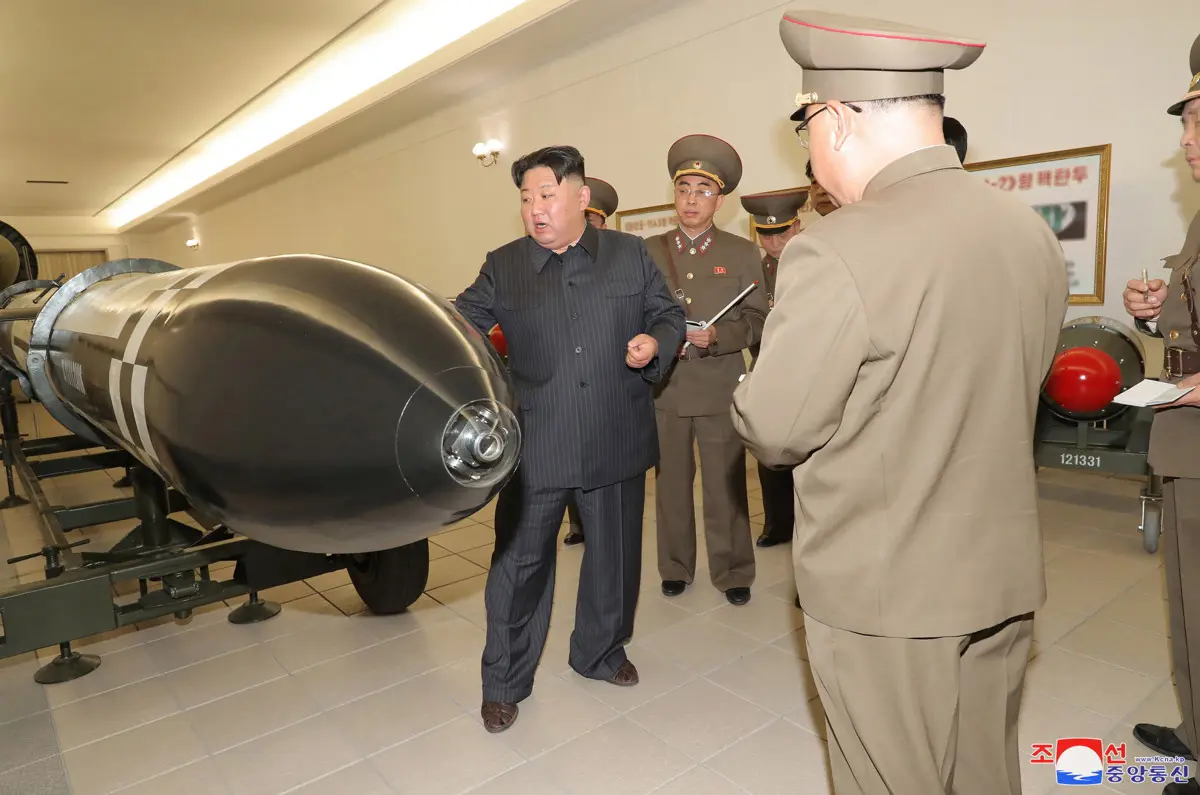 "A tetőpontjára ért a háborús hisztéria" - Megint atomfegyvereivel fenyegetőzött Észak-korea