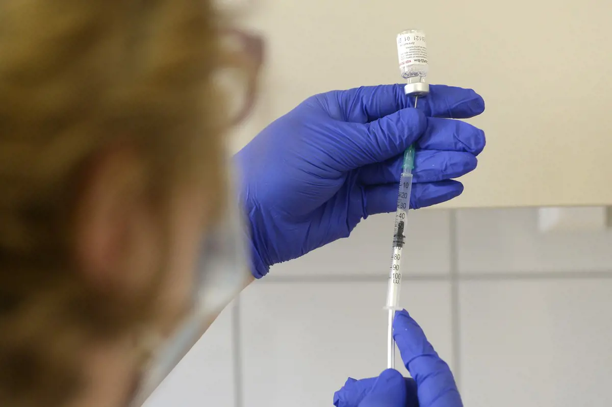 340 új fertőzött, 6 elhunyt beteg a koronavírus hétvégi mérlege