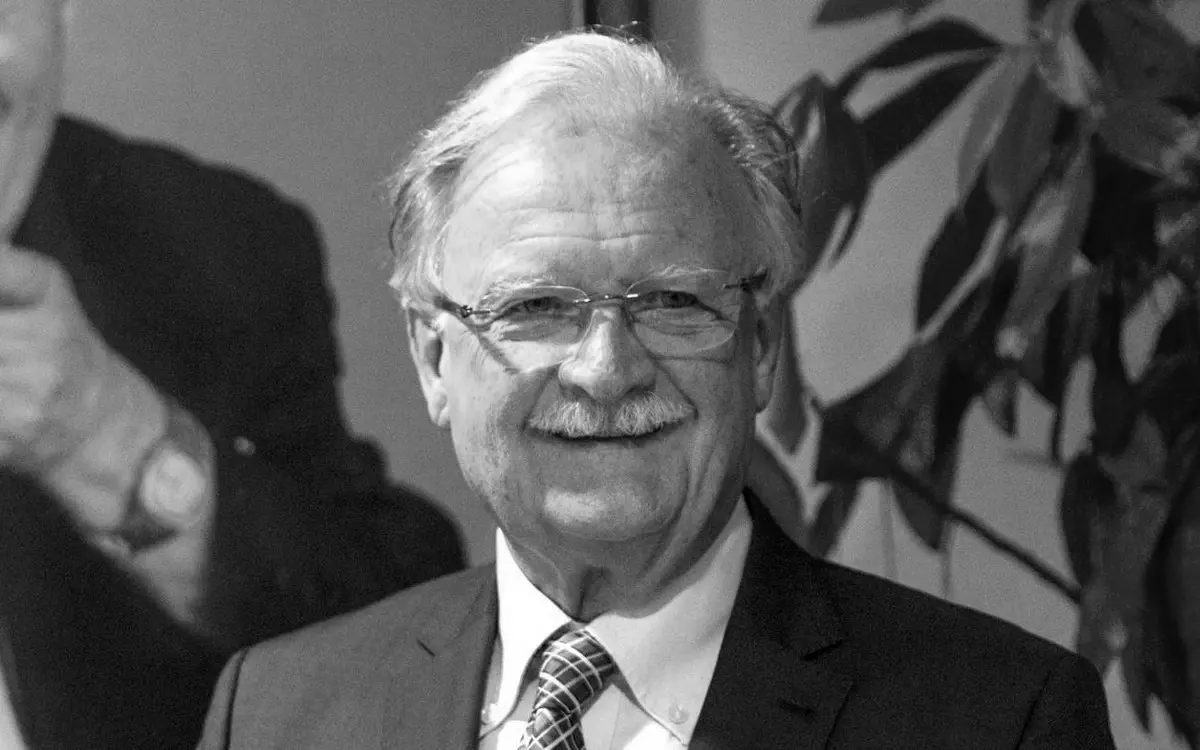 Elhunyt Balázs Péter