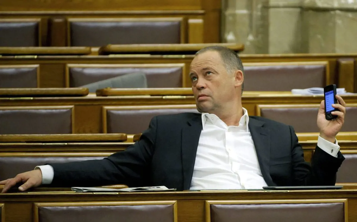 Szanyi Tibor már nem az MSZP alelnöke