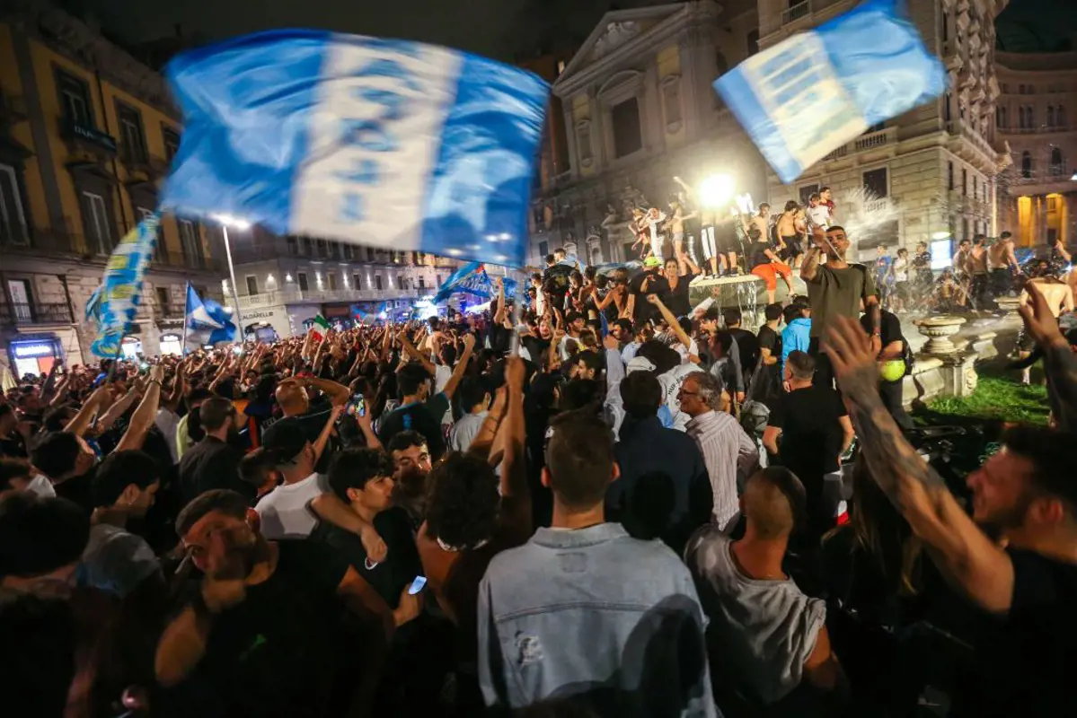 A WHO képviselője kiakadt a Napoli-szurkolók közös ünneplésén