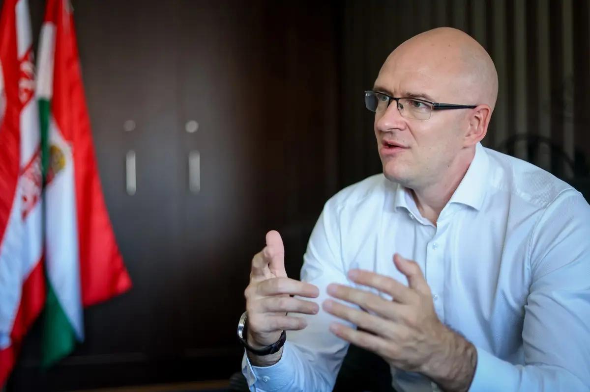 A BKFSZ a nyilvánosság erejével segíti a devizás megoldást