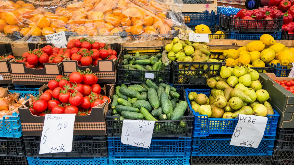 Románia meglépte: az árrést korlátozó kormányrendelet nyomán csökkentek az élemiszerárak