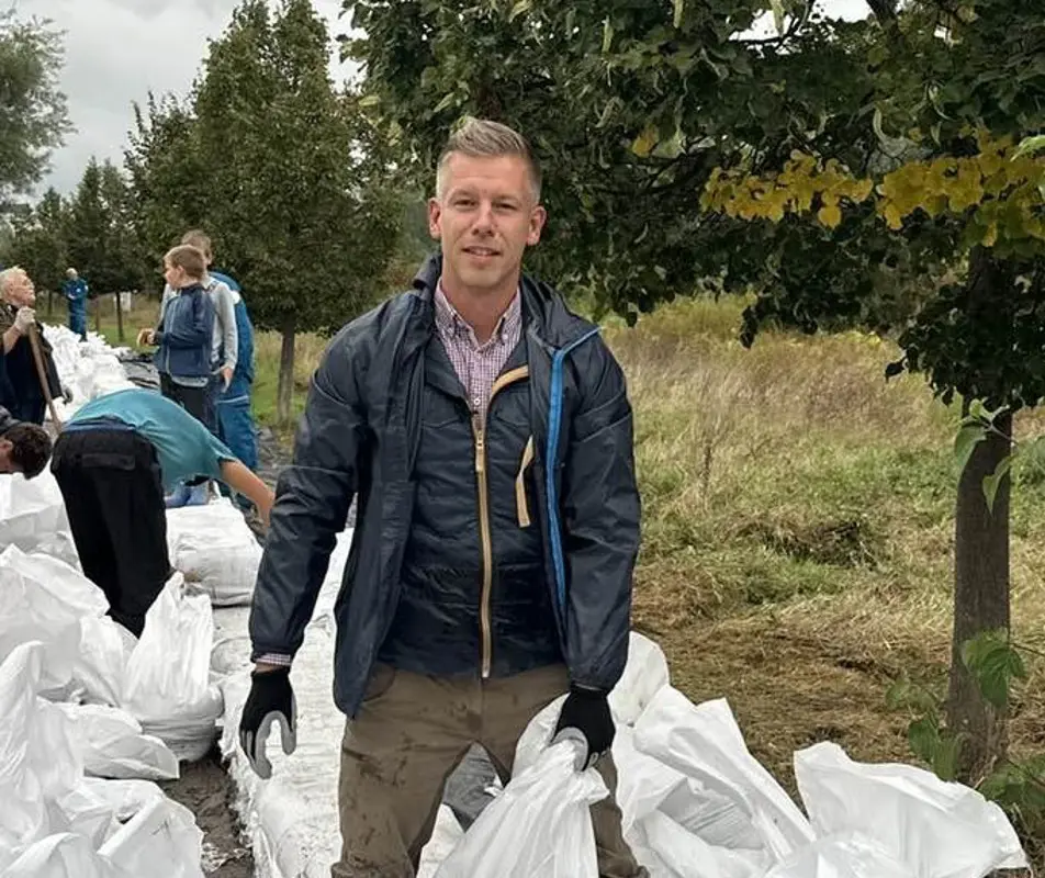 Magyar Péter szerint az önkéntesek munkája nélkül sehol nem működne a védekezés