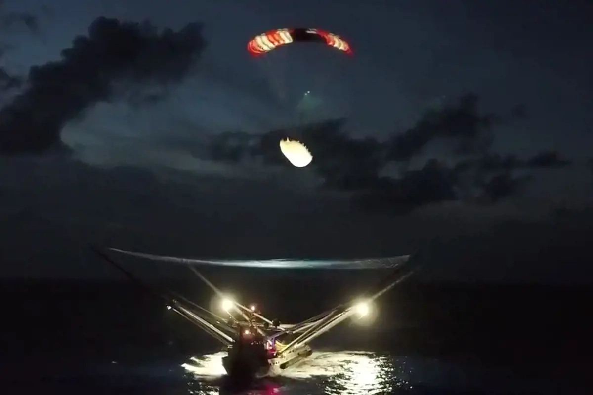 A SpaceX hálóval kapott el egy rakétadarabot
