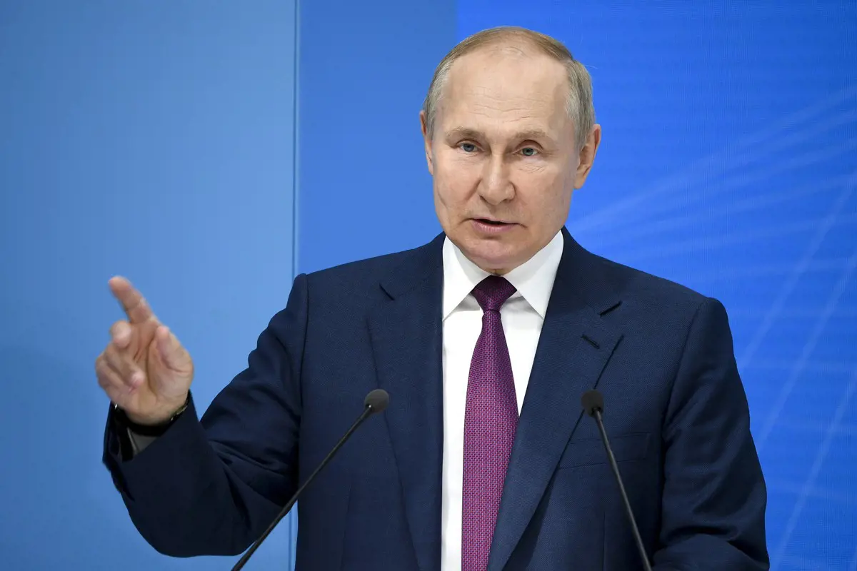 Putyin: A Nyugat "ágyútölteléknek, faltörő kosnak használja az ukrán népet Oroszország ellen"