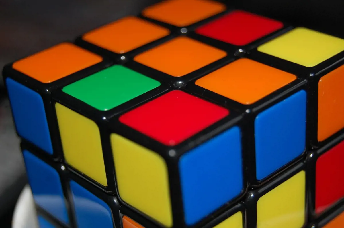 Kanadai játékgyár vette meg a Rubik-kocka jogait tulajdonló londoni céget