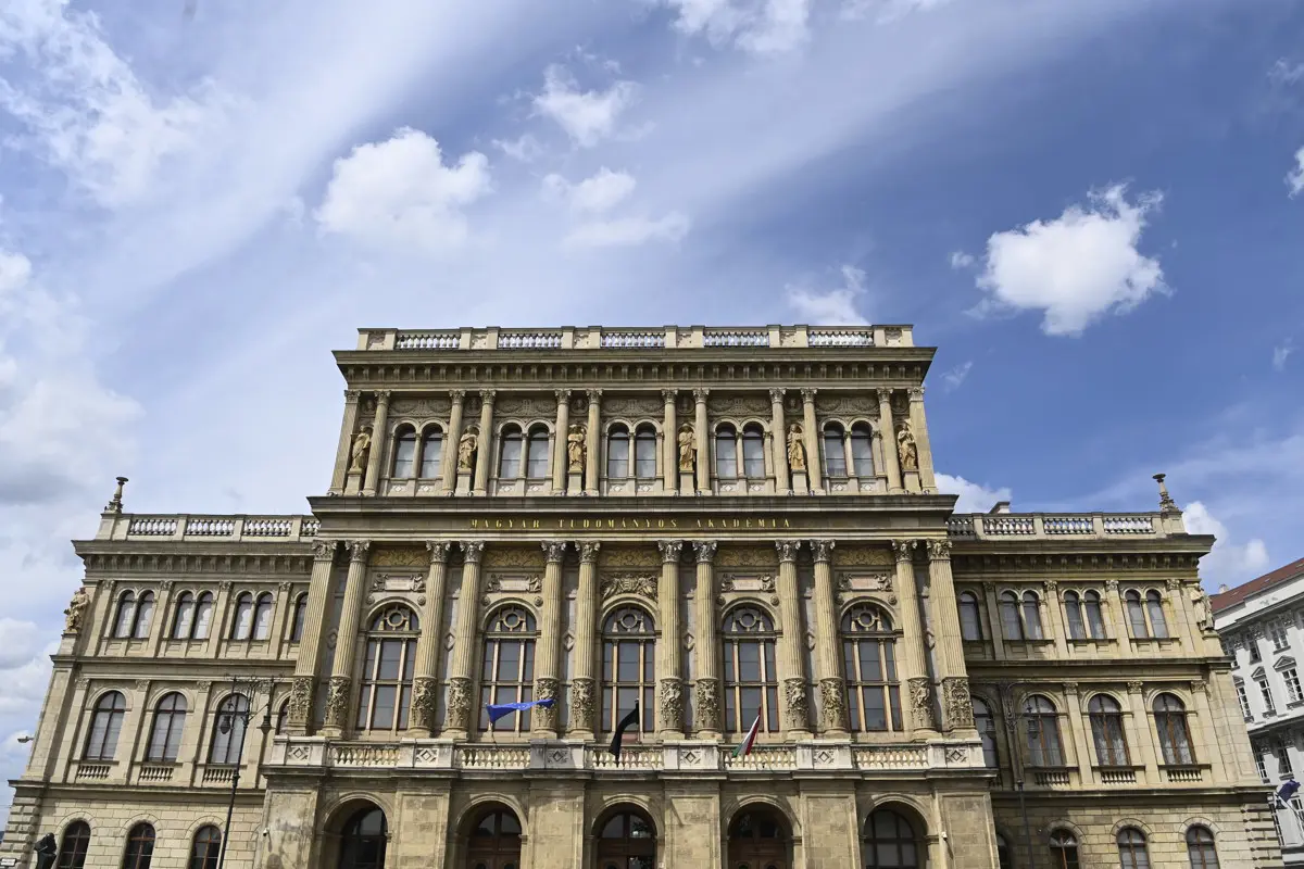 A Magyar Tudományos Akadémia komoly aggodalmaknak adott hangot az akkumulátorgyárakkal kapcsolatban