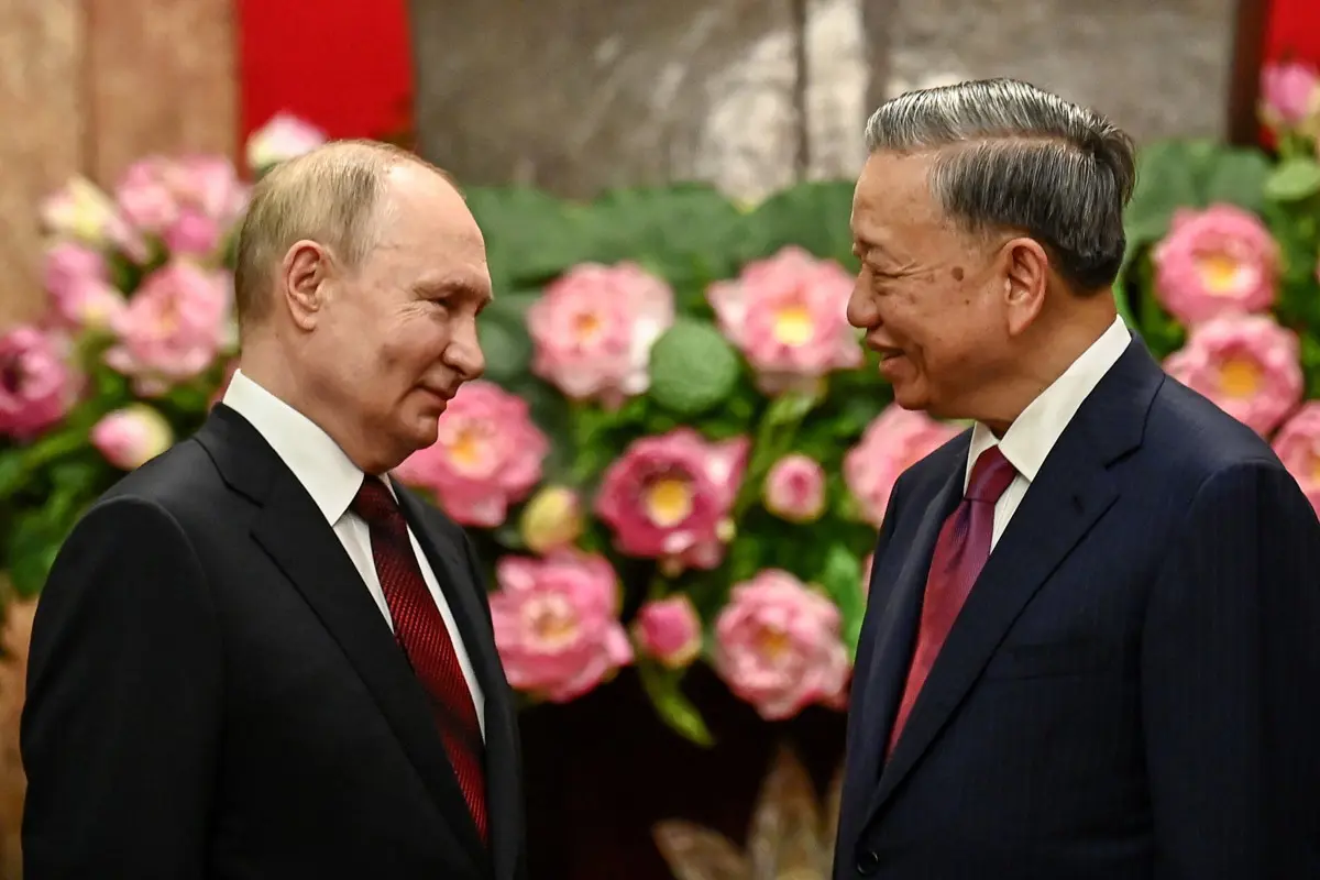 Putyinnak prioritás a stratégiai partnerség megerősítése az államszocialista Vietnammal