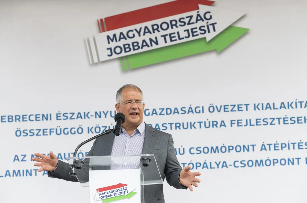 Az idén 10 éves  Jobbik IT reagált Kósa szavaira, aki szerint nincsenek ellenzéki ifjúsági tagozatok