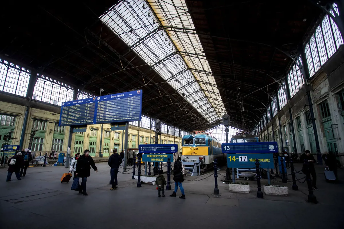 Elismerte a MÁV: kritikus a helyzet a Nyugati pályaudvaron