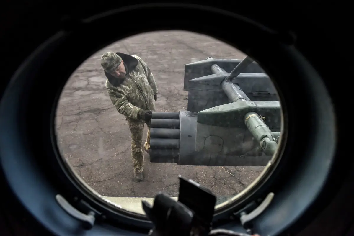 Felhívást intézett az ukrán védelmi miniszter, pilótákat keresnek az F-16-os vadászgépekhez