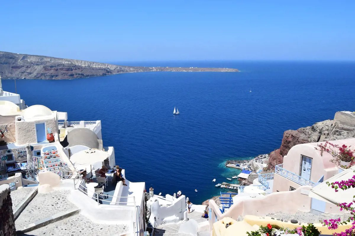 Görögország karanténkötelezettség nélkül beengedi a már beoltott uniós turistákat