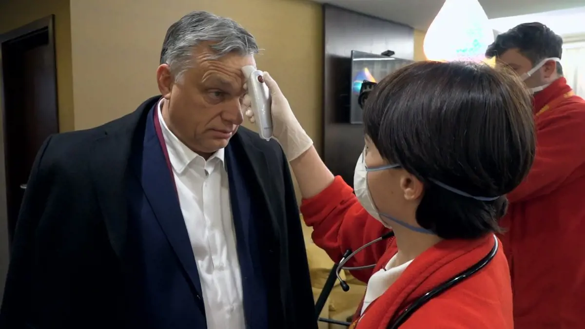 Kijavították Orbán Viktort: nem a védőoltás a cél