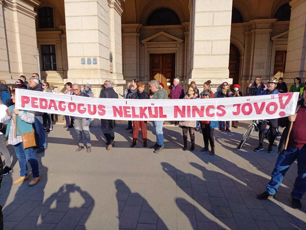 Brenner: A Jobbik nem alattvalónak, hanem felelős értelmiséginek tekinti a tanárokat
