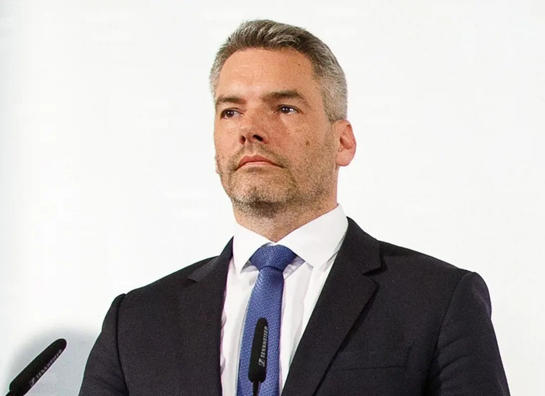 Az osztrák belügyminiszter szerint minden jel arra mutat, hogy egy merénylő volt