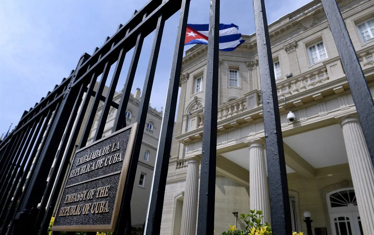 Tüzet nyitott egy férfi Kuba amerikai nagykövetségére