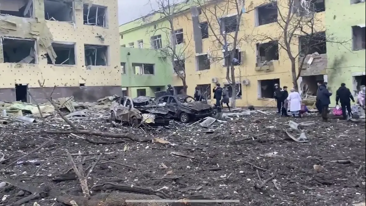 Ismét a megadást ajánlotta a Mariupolban körülzárt ukrán erőknek az orosz hadsereg