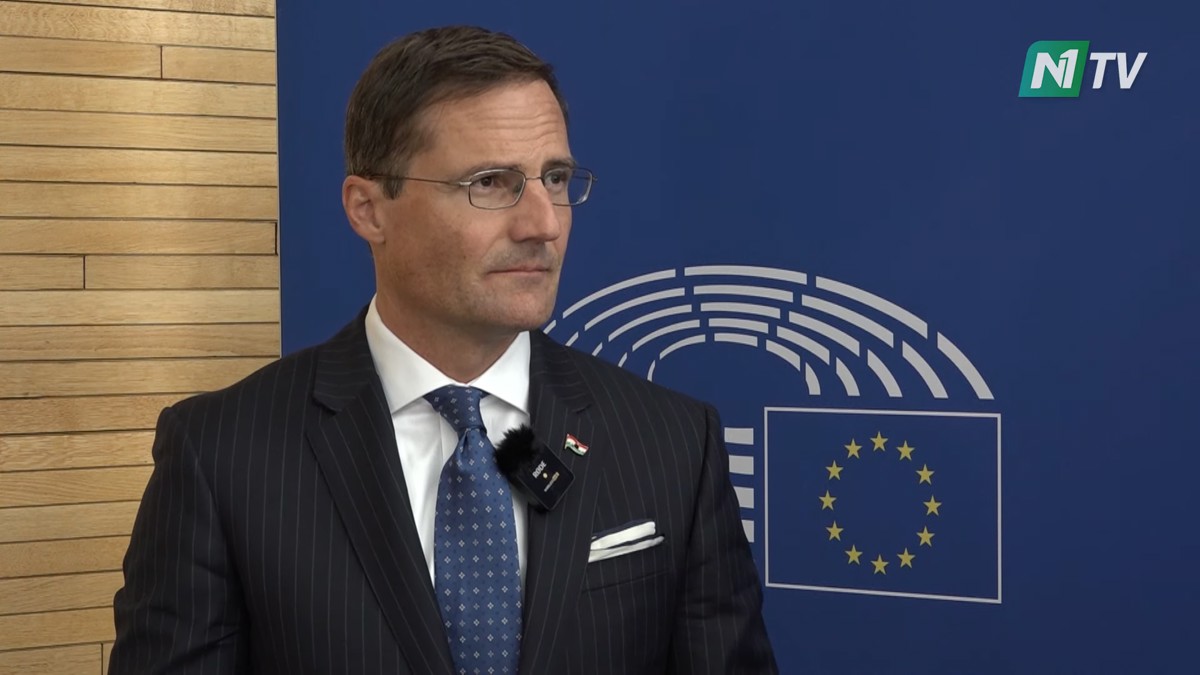 Gyöngyösi: Zárolják a NER oligarcháinak nyugati bankszámláit, tiltsák ki cégeiket az EU piacairól!