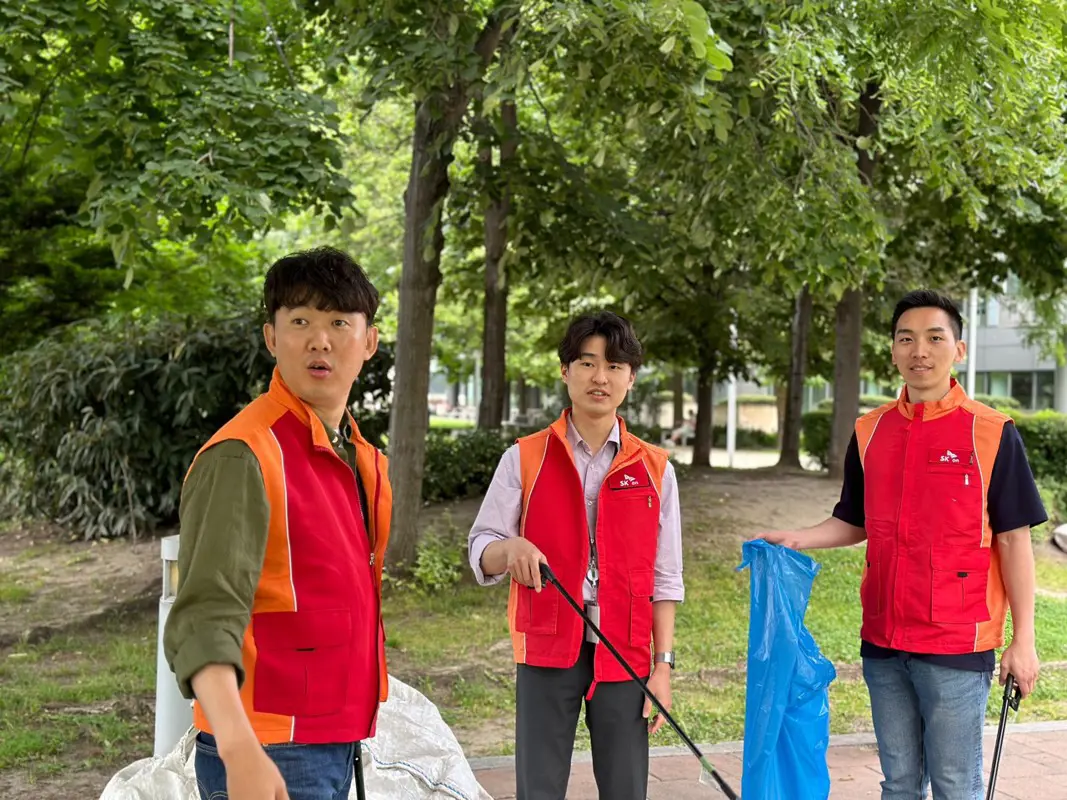 Nem lesz nyaralás: egy akkugyár dél-koreai vendégmunkásai foglalják az izomsorvadásos gyerekek üdülőjét