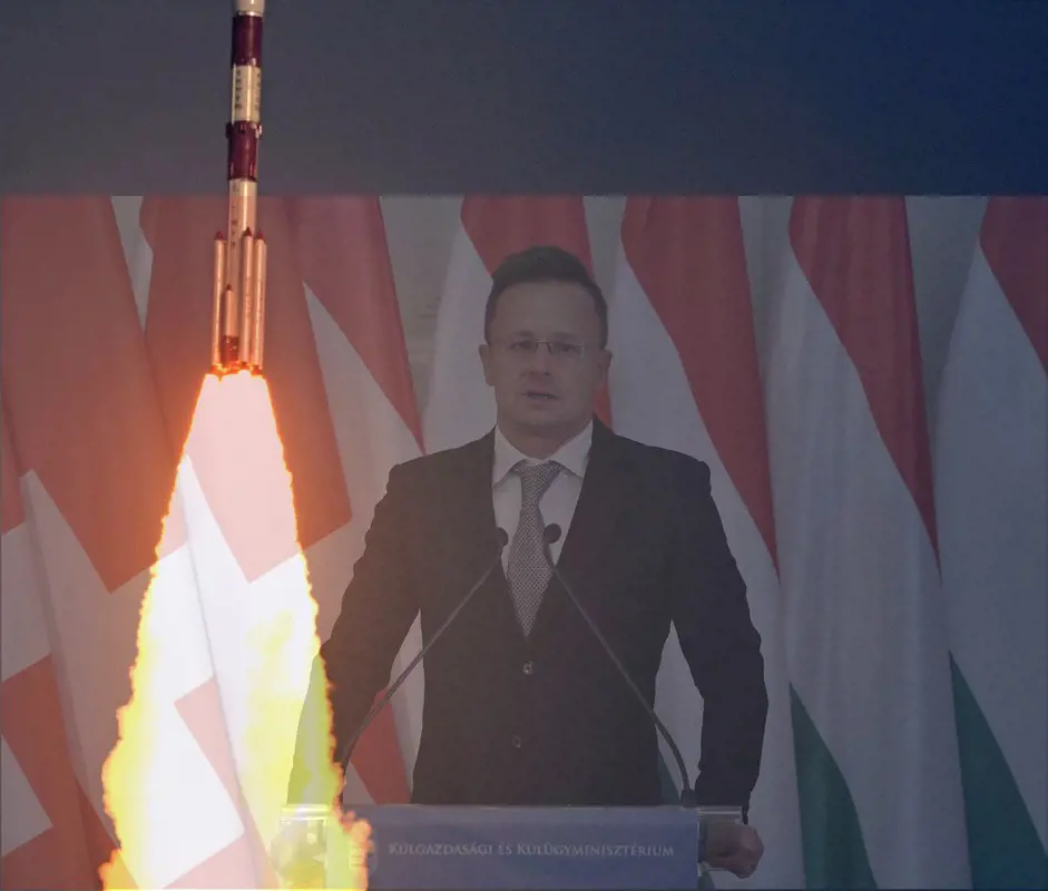 Szijjártó Péter bejelentette, indul a magyar űrstratégia, január végéig lehet jelentkezni asztronautának