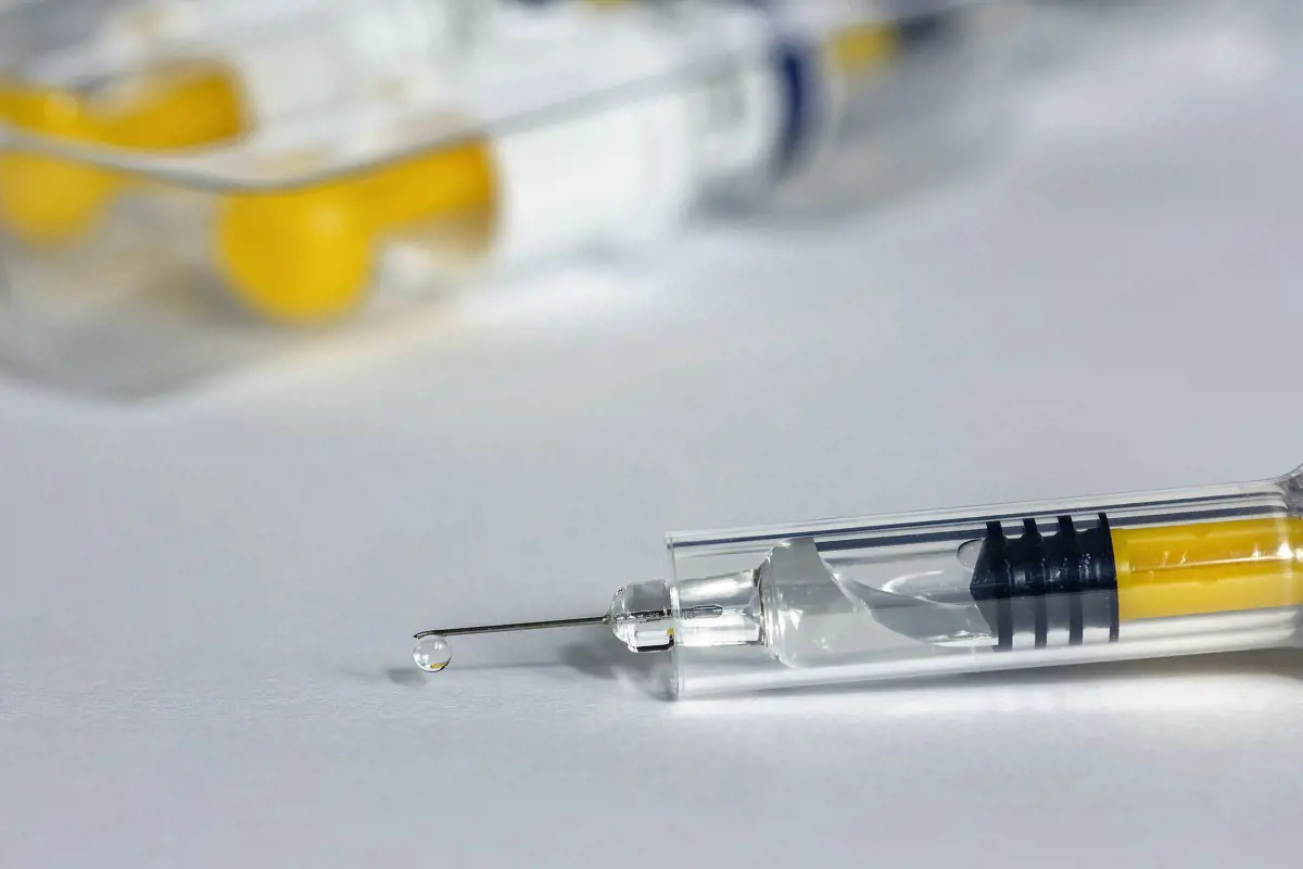 Az oroszok állítják, nincs mellékhatása az új koronavírus-vakcinájuknak