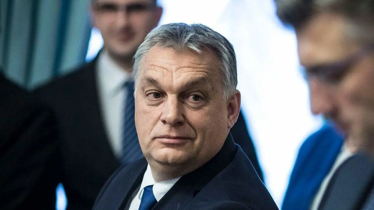A közmédia szakértője szerint, ha a Fidesz kilép a néppártból, akkor mások is követhetik