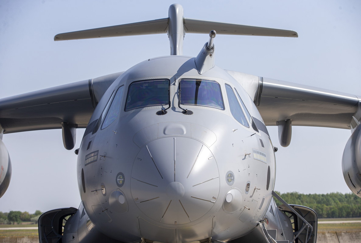 Itt az első magyar KC-390 katonai szállítórepülőgép, a pilóták több milliós bérezést kaphatnak
