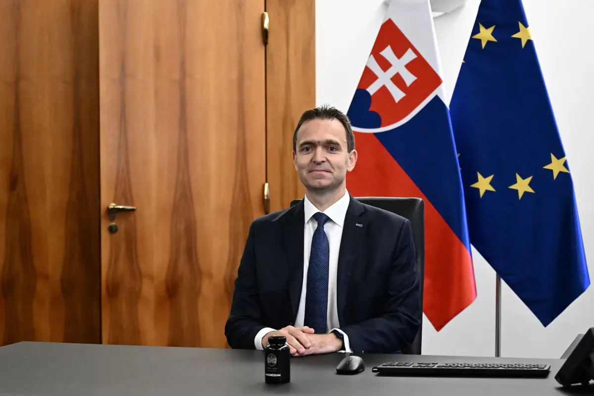 Bírálta Orbán ársapkáját Szlovákia magyar miniszterelnöke