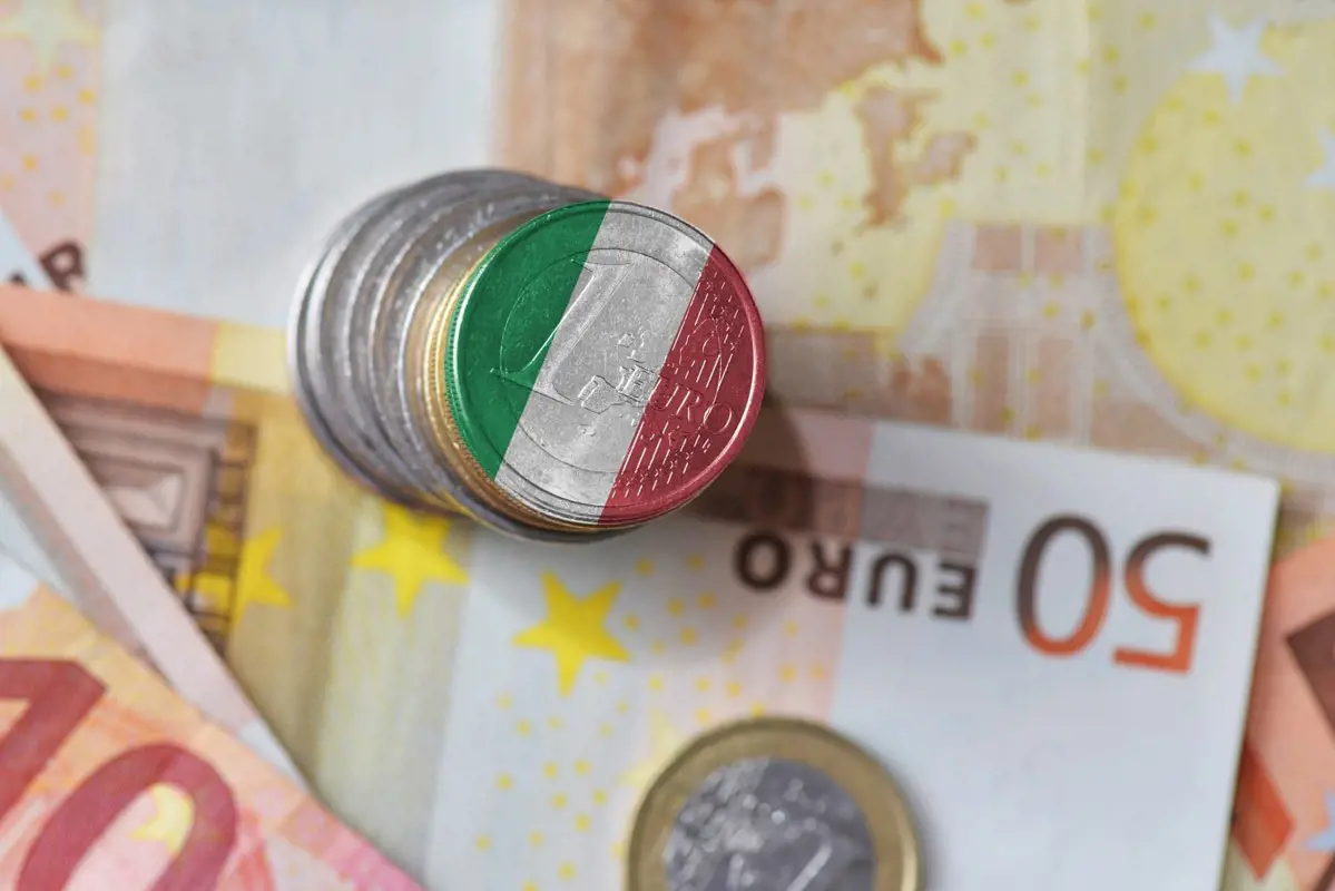 A gazdasági összeomlás buktatja meg az olasz kormányt a helyi sajtó szerint