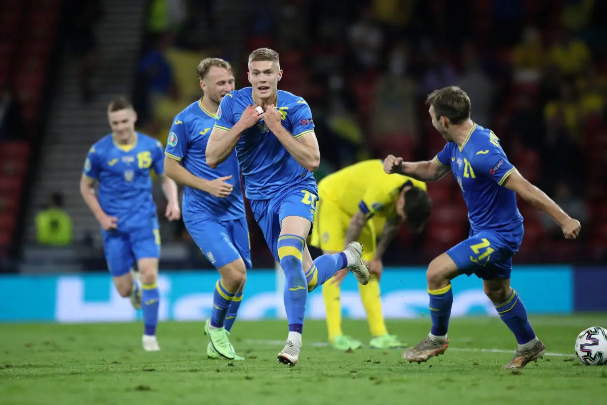 Hosszabbításban, utolsó perces góllal Ukrajna kiejtette Svédországot