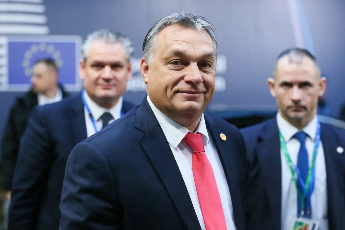 Szexszimbólumokat nem imádnak úgy, mint a honfoglaló nyugdíjasok Orbán Viktort