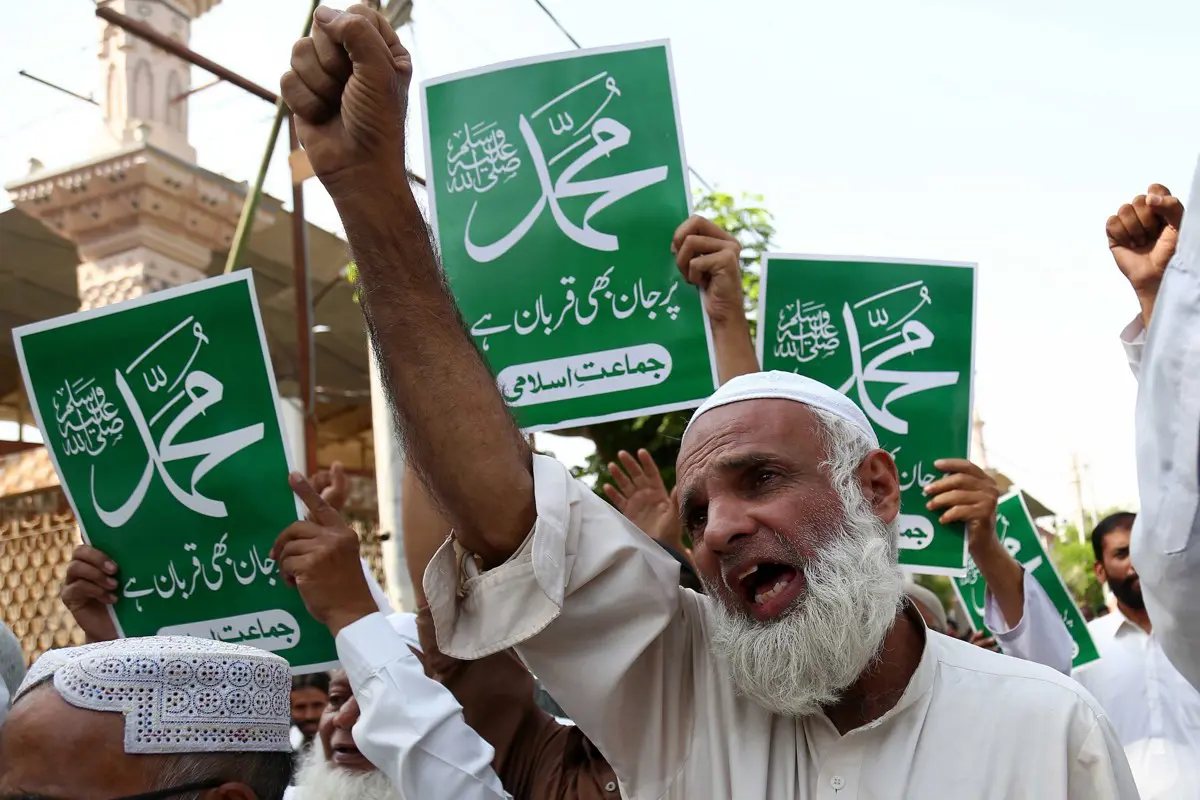 Pakisztánban feldühödött muszlimok támadtak keresztényekre