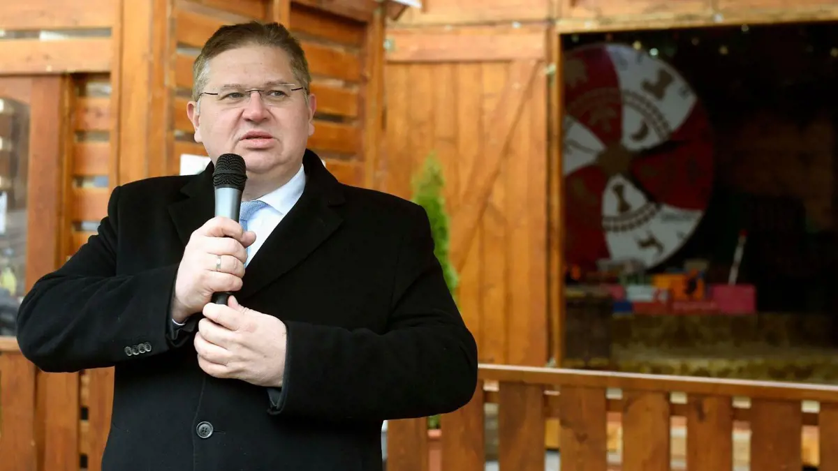 Erzsébetvárosban már sonka- és ajándékosztással sem lehet nyerni - panaszkodott a fideszes országgyűlési képviselő