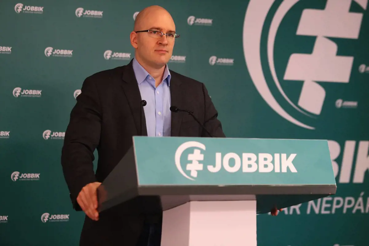 Megszorítások helyett a kkv-szektort és a családokat támogatná a Jobbik