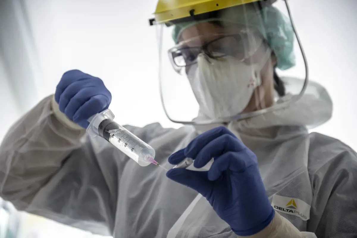 Már több mint 40 ezer halálos áldozata van a koronavírus-járványnak Nagy-Britanniában