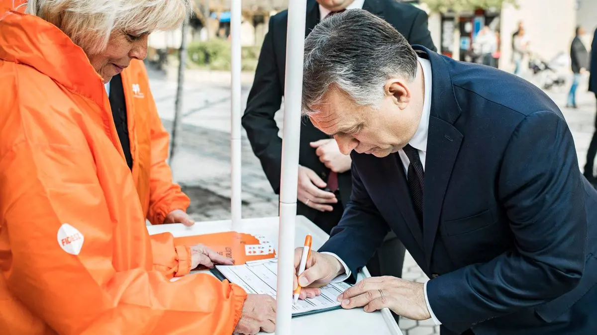 Magánklinikai dolgozóknak kellett a páciensektől aláírásokat gyűjteni a Fidesznek