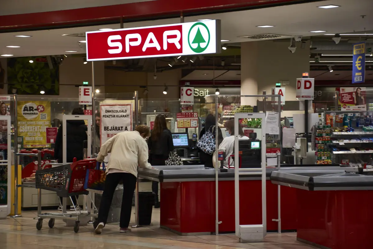 Karácsonyi boltzár: A Spar legtöbb üzlete nem nyit ki szenteste napján