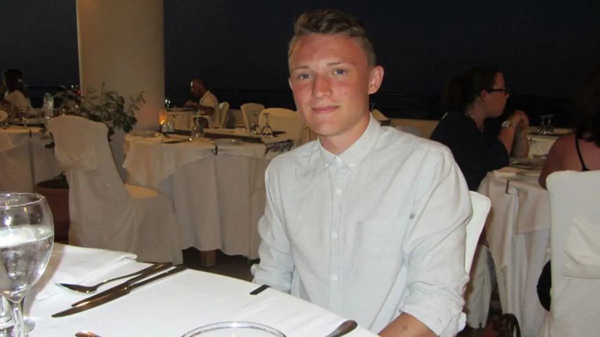 Tragédia: lelőttek egy fiatal brit katonát Szeverodonyeckben